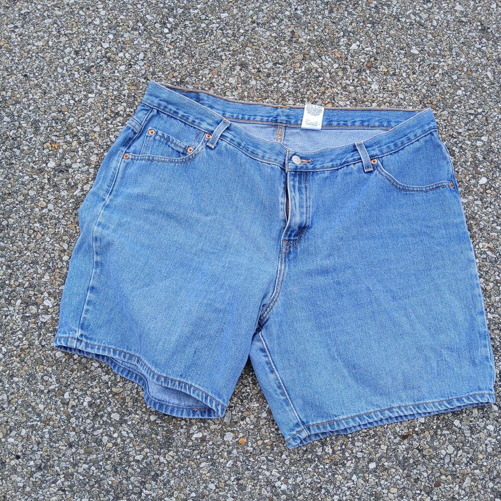 Levis Shorts Womens 18 Blue Denim Bermuda Relaxed Fit 5 Pocket Casual Summer